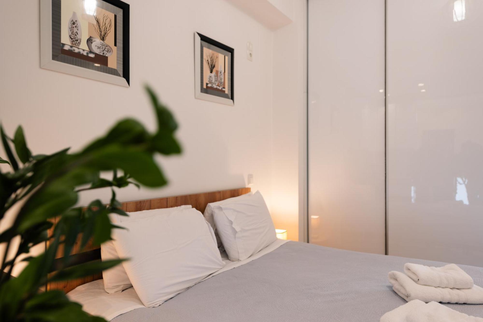 Modern Studio Apartment A Atena Exterior foto